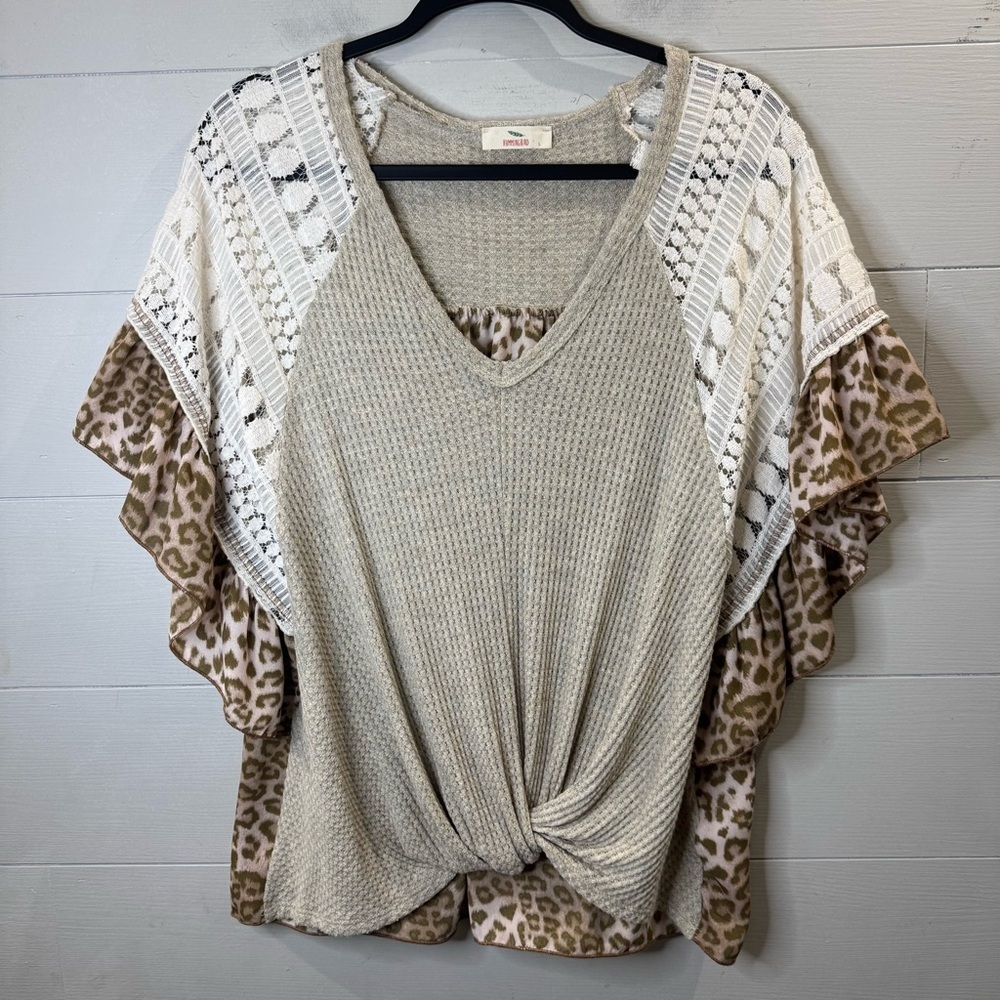 Hummingbird Women's Leopard Print and Cream Knit Women's Top Large